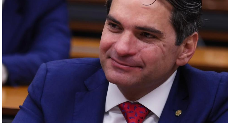 PL que garante atividade física adaptada a pessoas com autismo é aprovado com relatoria de Murilo Galdino